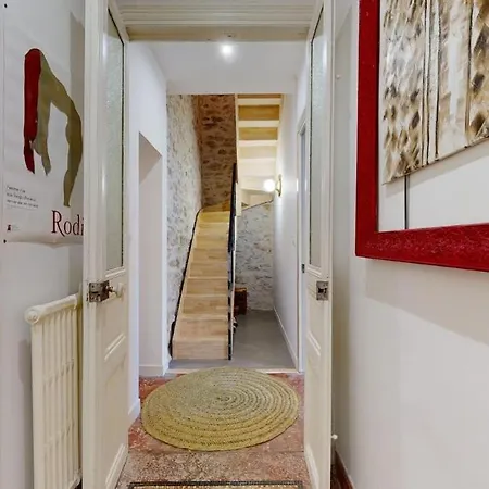 Charming Downtown Pool & Billiards Villa *